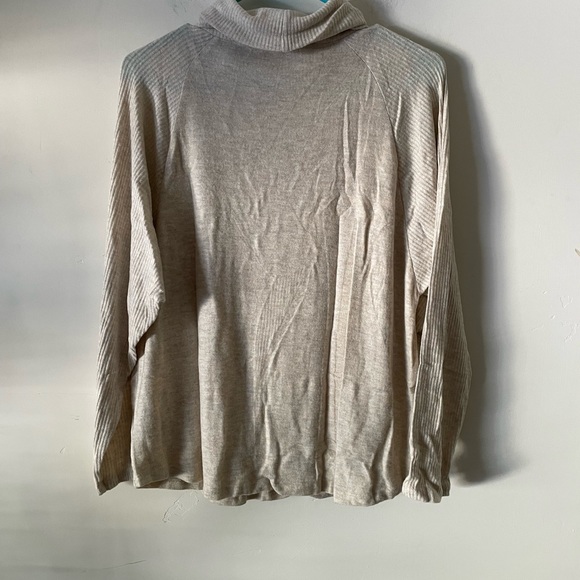LUSH long sleeve turtleneck shirt. Ladies size M. New without tag - Picture 2 of 3